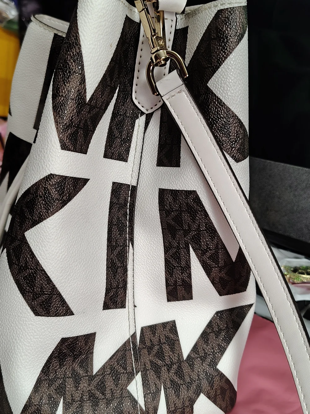 Michael Kors White & Brown Logo Drawstring Bucket Bag